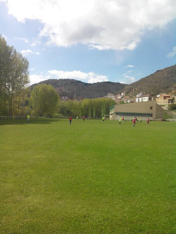 sana_mora's tweet photo. Buena tarde por alcala @eduanton96 @BrunoAgustin12  y @chemamora96 http://t.co/TkCQA0KtVW