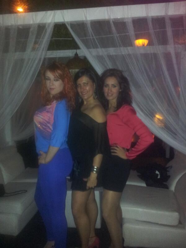 Isadeduende's tweet photo. Momentasoo Lola!! Un besote wapaa!!
@lucia_aleucia http://t.co/b8FHOjPv2t