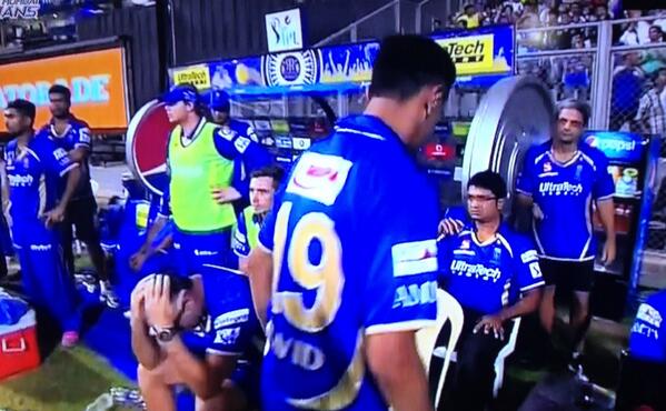 ZindaBhoot_'s tweet photo. You know what's painful? not Rajasthan losing today but this :-/ #RRvsMI #MIvsRR http://t.co/hBcrGc4N7W