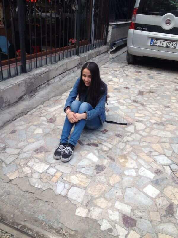 Yemek yemicez dediklerinde ben; <a href="/silaayik/">Sıla Ayık</a>  @defnecglr <a href="/gklpyprk/">Gökalp Yaprak</a>