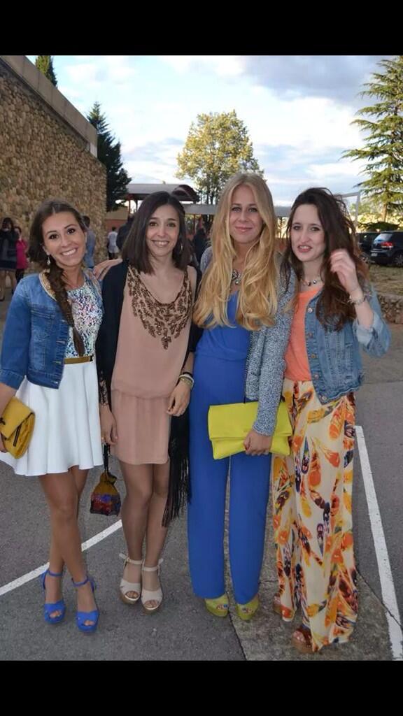 Teresa_dd's tweet photo. Porque 4 siguen siendo multitud jijijiji osq mucho 🙊 http://t.co/OosnK58Ww7