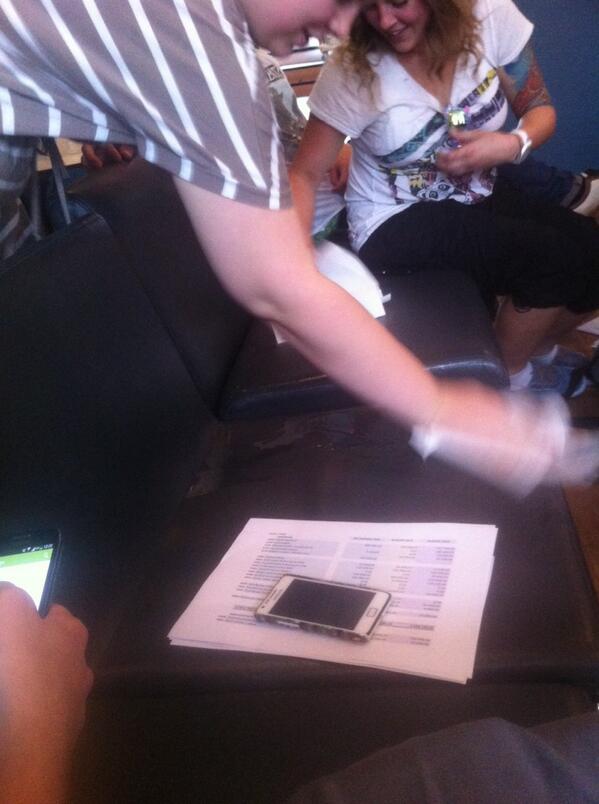 LasseGeirsen's tweet photo. Bra å se at noen gjør litt ærlig arbe' under #asfgf http://t.co/44HAR3WiXa