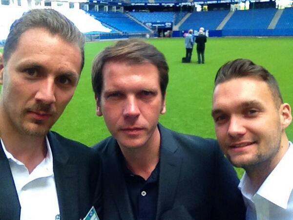 Sky_Jurek's tweet photo. Im Hintergrund wird an der Zukunft gewerkelt #Gernandt #Goedhart #Rieckhoff @HSVplus #HSV @Sky_SvenT @MiManske #SSNHD http://t.co/BKtbdLkGkZ