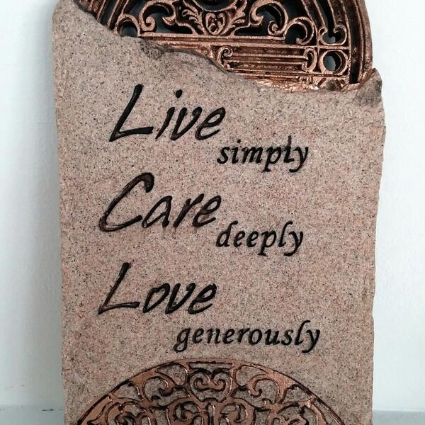 LR2ATL's tweet image. From the mantle of my fireplace to you... #LiveSimply #CareDeeply #LoveGenerously 
#AmateurSmartphonePhotographer