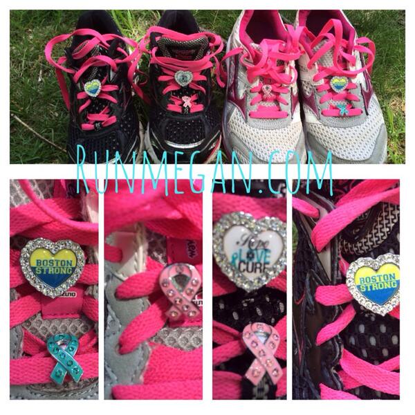 DZalumni's tweet image. Our #shoebling from the #boston @avonwalks #avonwalkBO @BeeCauseCharms #SweatPink #girlsgonesporty #imfitpossible