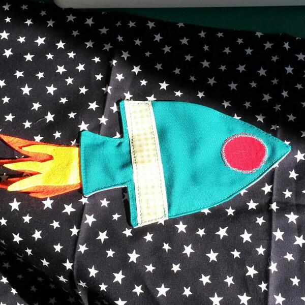 Caffeechino's tweet image. First pocket a lined patch pocket rocket, trying saying that fast #sewingforfun #pocketsampler