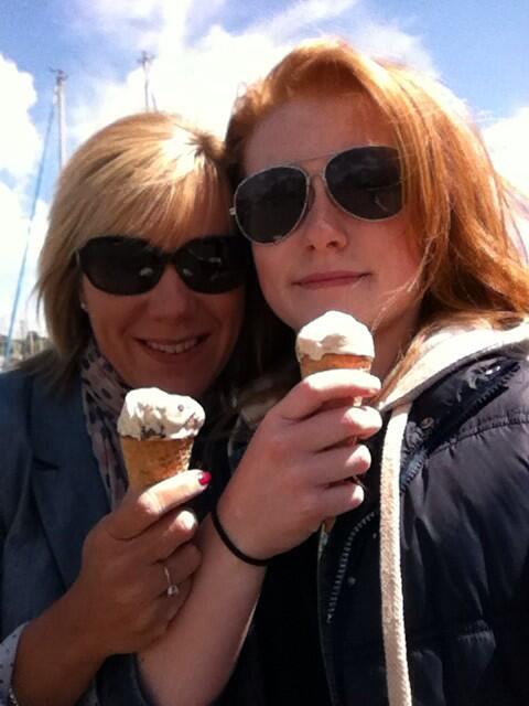 CatherineTeall's tweet photo. Ice creams in the sun with @AbbieTeall at Lymington Quay🌞🍦⛵️ http://t.co/VQ2azeUjTi