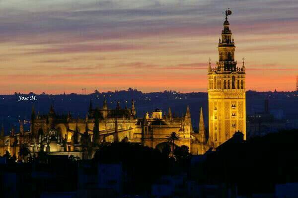 QueDiseMiarma's tweet photo. Sevilla Entera Bonita! http://t.co/ncbKkzXSvM