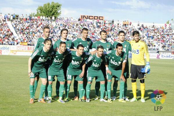 Ponfe1922Bierzo's tweet photo. El Real Jaén llenó el estadio pero no logró amedrentar a los nuestros!! Este once puede hacer historia! http://t.co/pDcn424l34