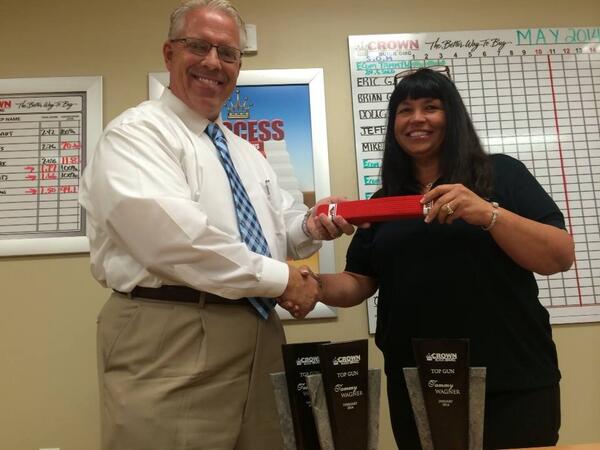 QueenOfCarSales's tweet photo. First sales person to receive the GM red belt! #sohappy http://t.co/Q32gNcwBok
