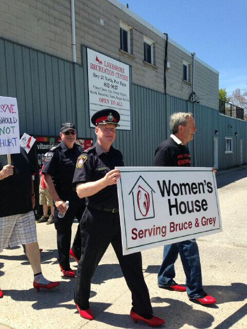 kenmcculloch9's tweet photo. Walked a mile in her shoes today. Great cause for Women's House serving Bruce and Grey. http://t.co/2Lf1bF7vfj