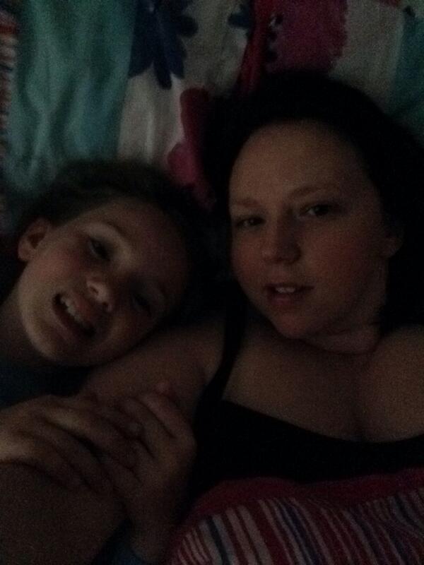 bbb22's tweet image. #daughterlove #cuddles #love