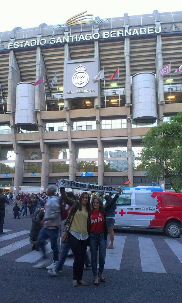 MCrisvm's tweet photo. Celebrando que somos #ReyesDeEuropa @CrisVarela05  #LaDecimaEsNuestra http://t.co/AFvxpvOswA