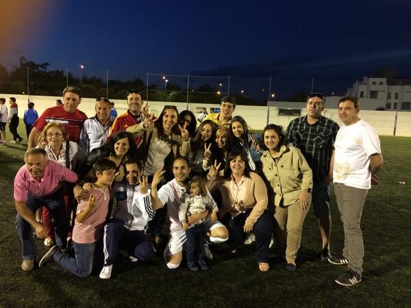 MARIAJOSEGALLE3's tweet photo. Sin duda la alegría en familia olé para ese 9 @Edu_kaska9 felicidades !!! http://t.co/XP18OYVCP5