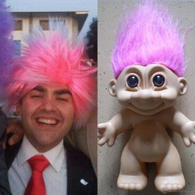 ChirigotaPGenil's tweet image. Encuentra las 7 diferencias... Aunque creáis que no, su madre sigue estando orgullosa de él y viene a las actuaciones