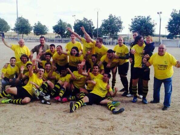 michel_velarde's tweet photo. Solo puedo daros las gracias a todos..! Hay tienes lo que prometimos,  CARLOS VA POR TI !! #noteolvidamos http://t.co/0sKBiv95Ad