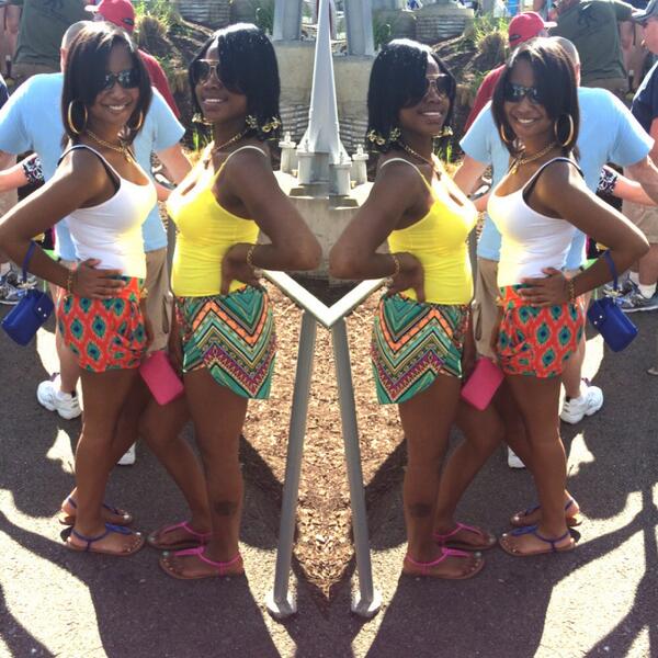 VanasiaLavon_'s tweet photo. Kennywood🎢😃 http://t.co/mKCtgwzfaR