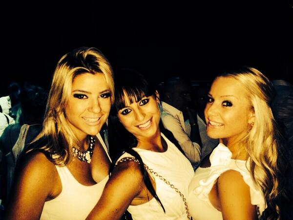 floridanicole's tweet photo. Mykonos2014🌟 http://t.co/sUNP6yFSMf