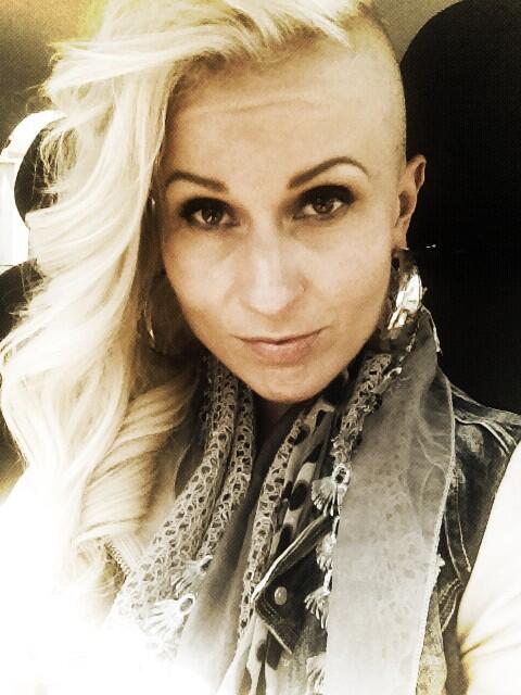 Selfe ; )) http://t.co/qI0QeVsmrq