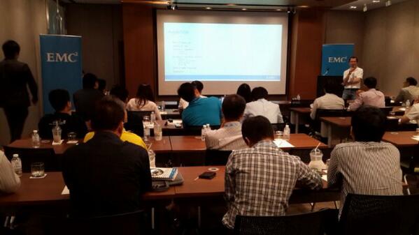 renectablante's tweet photo. Powering through coup or no coup vSE Thailand #vSEconf ! http://t.co/amrnojP45w