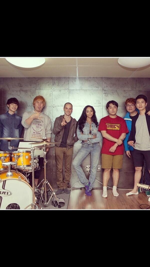 DarnaaMusic tweet picture