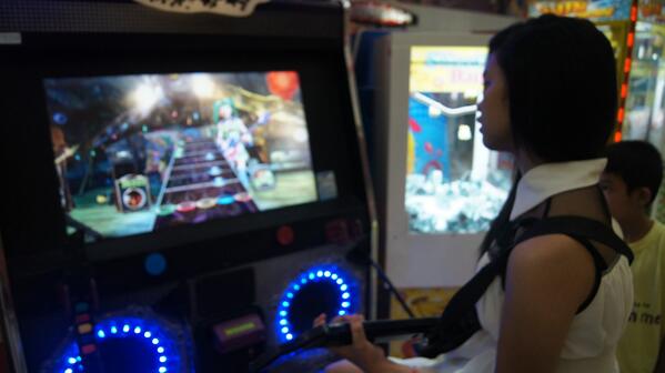 DonAlliNut's tweet image. Me Playing Guitar Hero .
#Kei 
#HardLevel