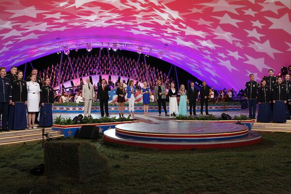 RaymondArroyo's tweet image. The #MemDayPBS concert was so moving this year.  It is like a nat'l prayer of thanks. Watch the reair on @PBS