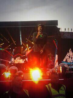ciaradevlin093's tweet photo. What an amazing night♥♥ #WWATour @NiallOfficial @Harry_Styles @zaynmalik @Real_Liam_Payne @Louis_Tomlinson ★ http://t.co/mZbLsen8cL