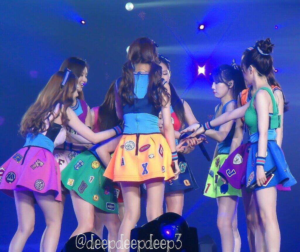 BohosUMIAAAKd7L.jpg:large