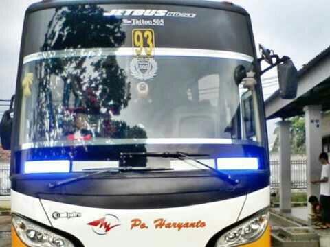 Nnti mmin naik ini dri poris RT "@RizkyValentino8: Naik bis sendirian <a href="/BMC_JR/">BisMania.org Korda Jakarta Raya</a> <a href="/BMCBandung/">BMC Bandung</a> @BMC_Jatim <a href="/BMC_SuCi/">BMC Sukabumi-Cianjur</a> "