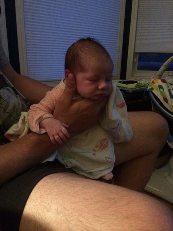 k_dezutter's tweet photo. Dad's home and she falls asleep instantly for him #relief #dadsgirl http://t.co/ELGq0QLgIq