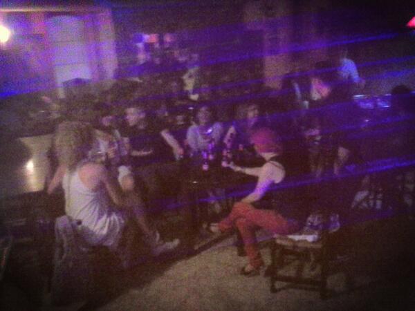 Fornband's tweet photo. #Bondia #FelizLunes :-) nuestro público de Benicasim el Viernes ¡¡grandes!! http://t.co/yu1ziWcLPZ