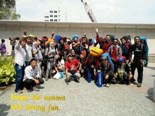PurpalaMedia's tweet photo. Forget the summit lets having fun.. Eksepedisi asmara tanjakan cinta :) http://t.co/zSs1gxa67v