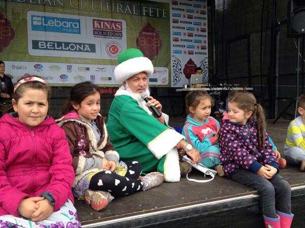 Cocuklarımız Nasreddin hoca ve İbis ile sahnede gönullerince eğleniyor :)))