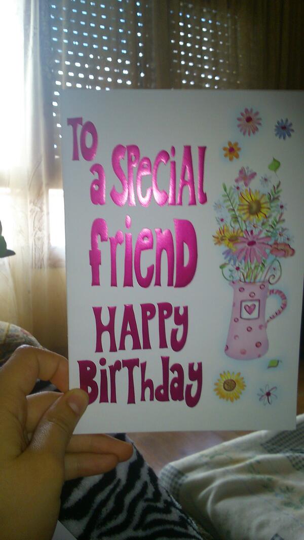 yoa2205's tweet photo. Asii sii empieza biien el diia! Muxas gracias amga @Karlafal q iluu! Que ganas de que vengaaas http://t.co/ZLdMgYfqU9