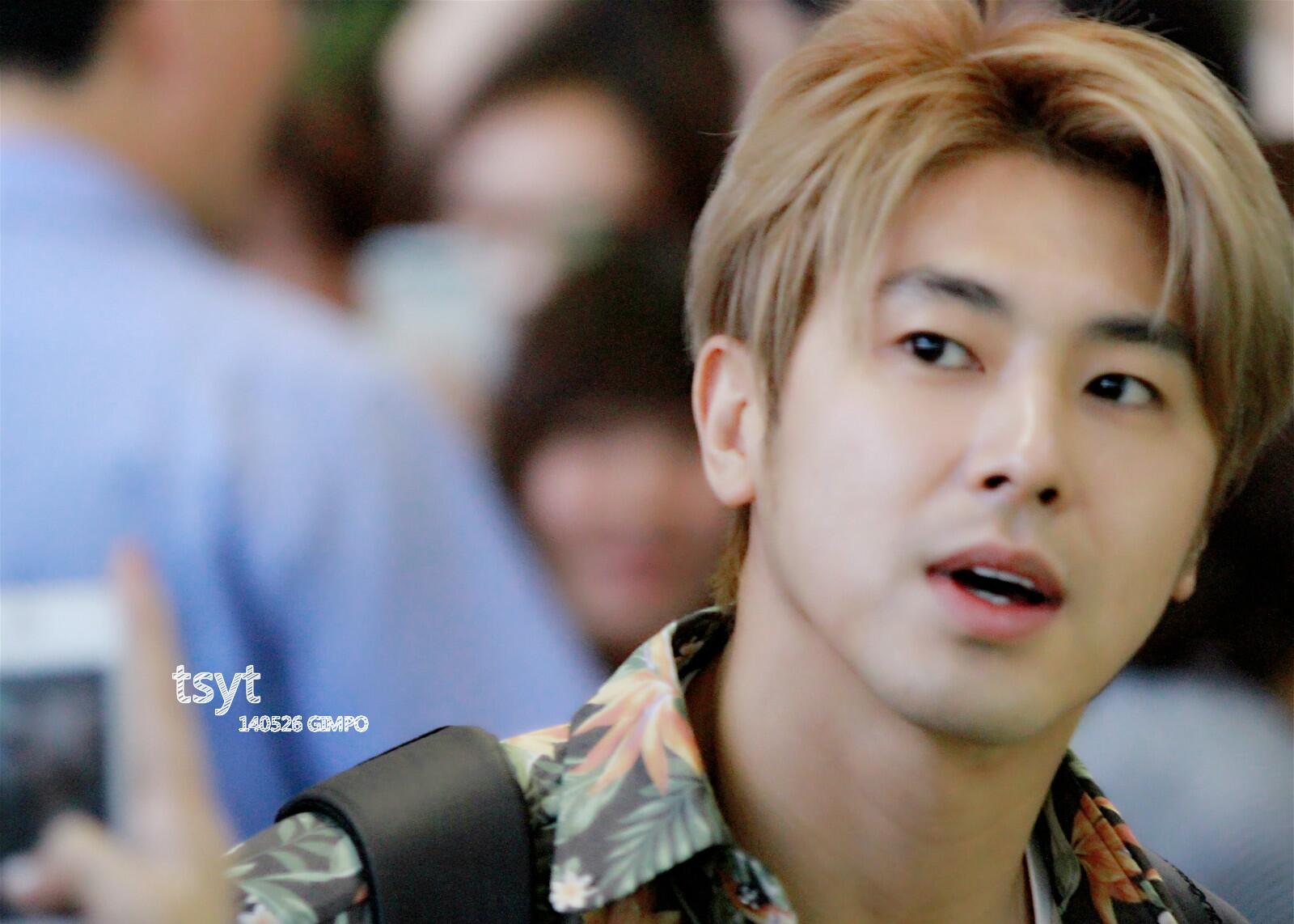 Boj5Ob7IEAI9Zhu.jpg:large