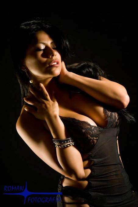 mis amores hoy es un d&iacute;a muy fr&iacute;o as&iacute; que os tengo la soluci&oacute;n para ello;)  ven y visitame en mi webcam<a href="/tag/ff"class="tags"><span>#ff</span></a>