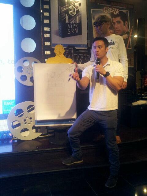 renectablante's tweet photo. Wongkipedia in action at the #vSEconf ! http://t.co/0gDrnjVlcG