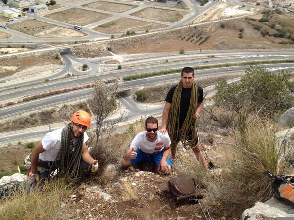 GarciaPuert's tweet photo. Via de tres largos. Peña rubia http://t.co/DUGu0RyDUJ