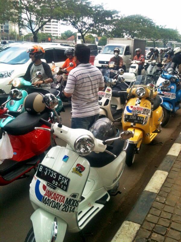 IndraApriady's tweet photo. Road Monas To Senayan #modsmayday2014 Cc : @UrbanCikarang @MoveCikarang http://t.co/ix0ExewZv0