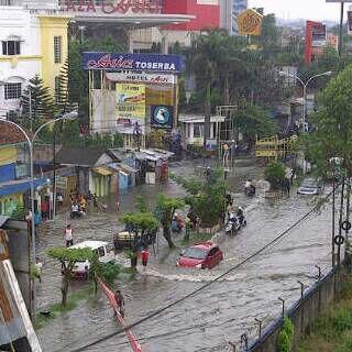 #PrayForTasik Banjir O:)