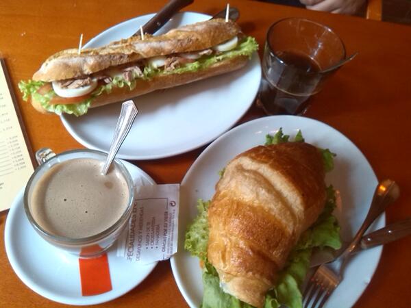 Roftherose's tweet photo. Cogiendo fuerzas con @zarhius http://t.co/mJfUYmJTP3