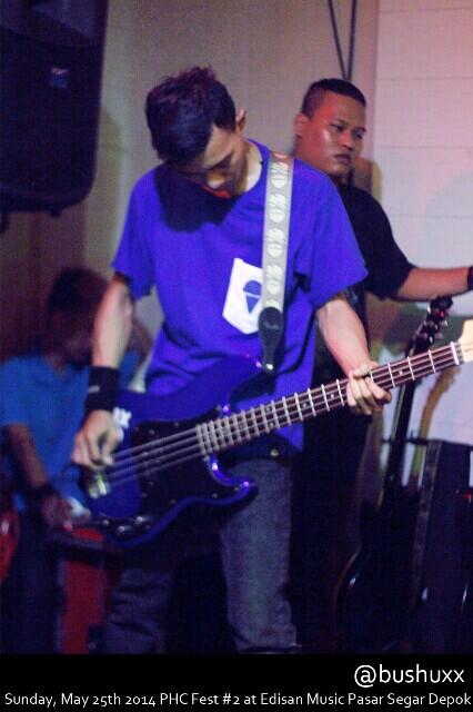 Photoshoot <a href="/bushuxx/">Bushux</a> bassist <a href="/dislikedecember/">Hadapi Depresi</a> at <a href="/PsychoHCrew/">PSYCHOTIC HARD CREW</a> Edisan Music , Depok