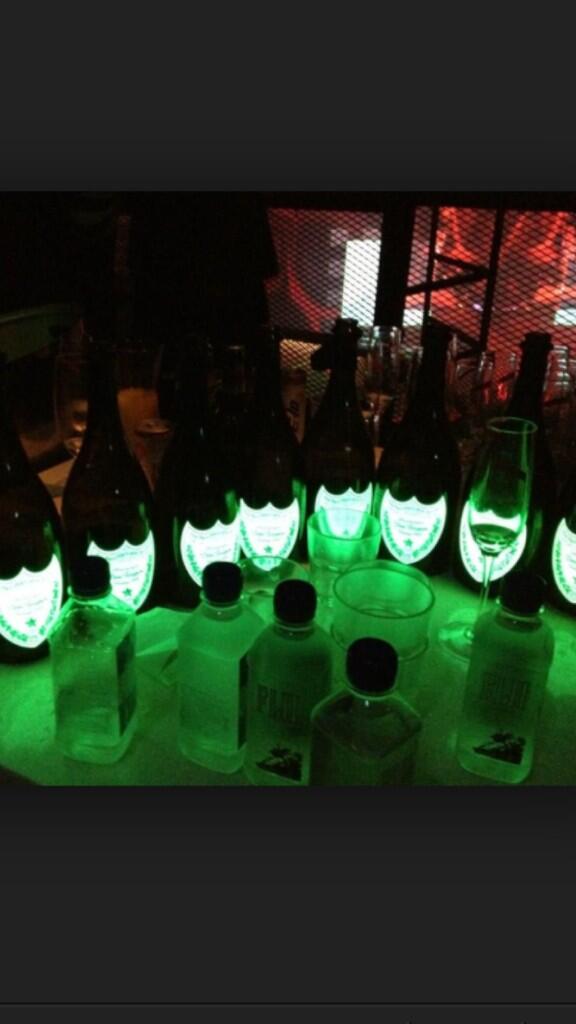 gregmorgan19's tweet photo. That glow in the dark shit http://t.co/pV59tLOvU0
