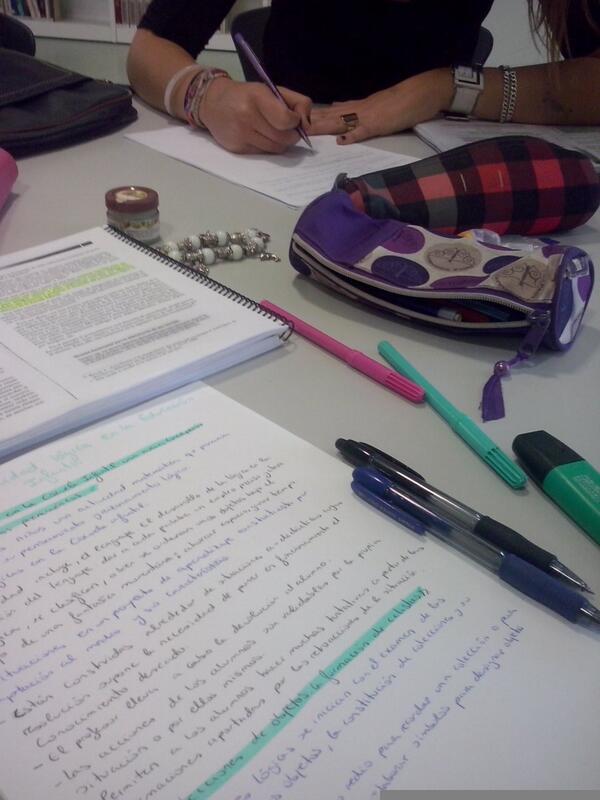 mariavillalba15's tweet photo. Mañana productiva con mi niña @sanchezpaula94 en la biblio. http://t.co/EszM718apf