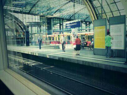 JonasPVallentin's tweet image. #Berlin #pat2014 vorbei. Was ein #geilon wochenende! Big thx an @TabeaBre @KCierpka und das ganze @SozialerTag team