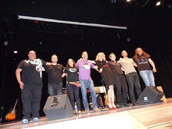 GRACIAS A TODOS LOS MUSICOS, COLABORADORES, AYUDANTES Y POR SUPUESTO AL PUBLICO ASISTENTE. SAHARA LIBRE!