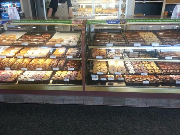 Riley_Coyote_'s tweet photo. I maed deez!!! :3 #cookingpup #LaMarsLife cc @lamarsdonuts http://t.co/Z17hT3kXo8