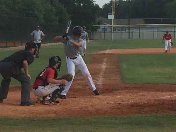 ProspectWire's tweet photo. 2015 grad @DariusAutry of South Tampa Prospects 16u steps to the plate in his 2nd at bat of the day #WSLKickoff http://t.co/zg5lq4L4eu