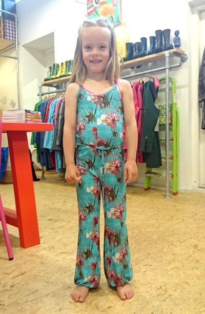 Janne in haar nieuwe @WILDkidswear jumpsuit. Laat de zomer maar komen!